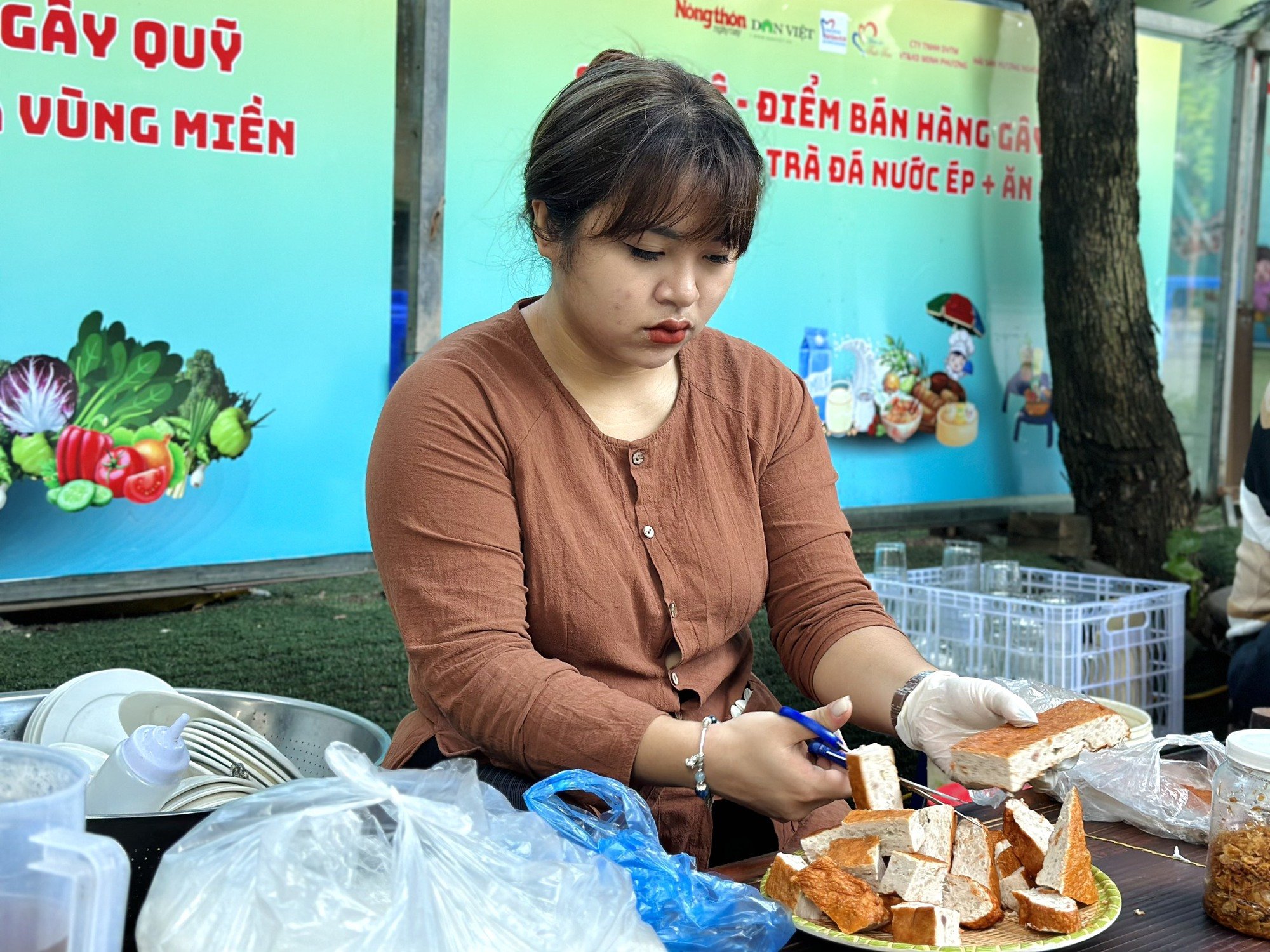 Góc “Chợ Quê”: Nơi kết nối yêu thương qua những nông sản sạch- Ảnh 2.