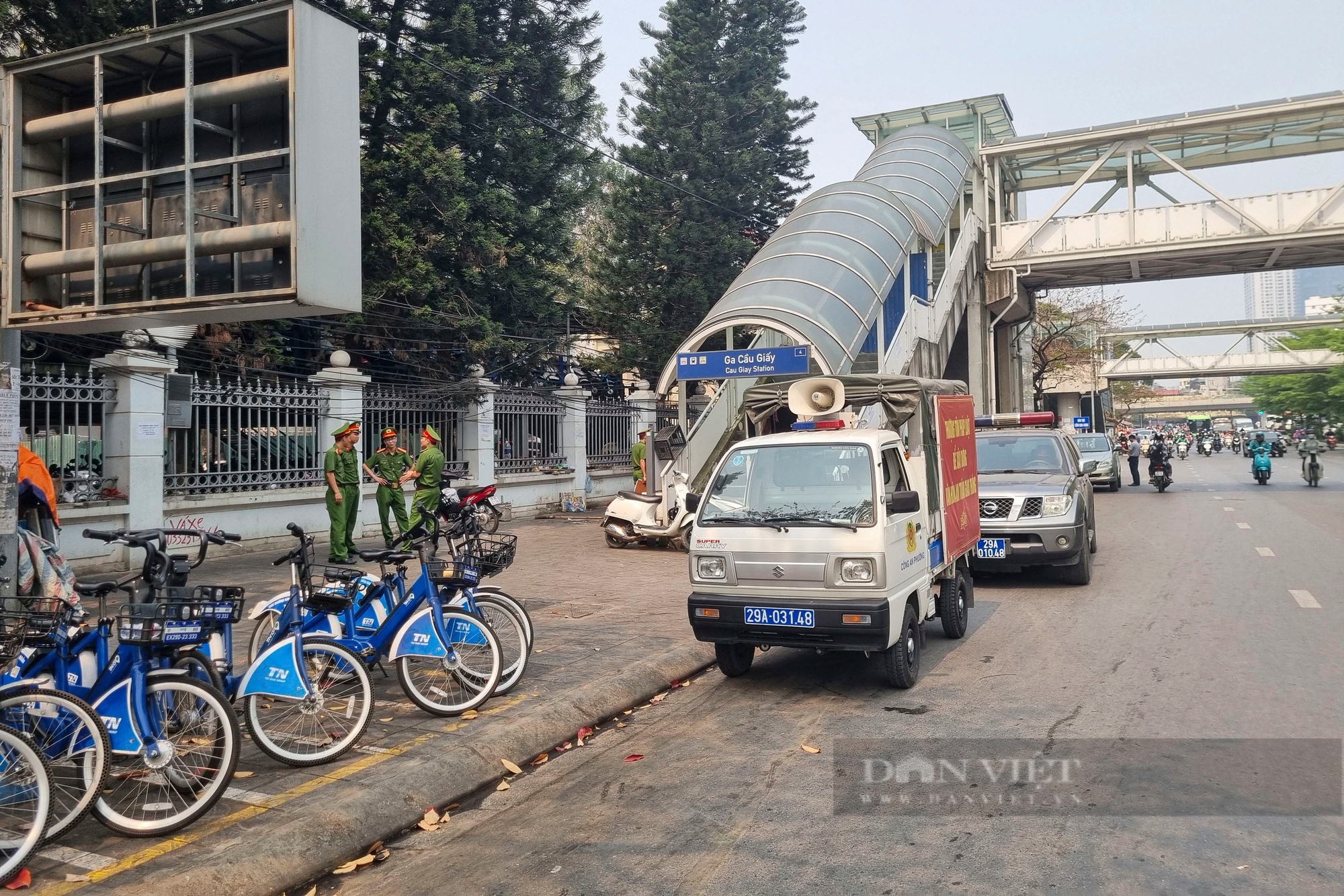 Nhà ga đường sắt Nhổn - ga Hà Nội ngập rác, bốc mùi hôi thối trước ngày chính thức đi vào hoạt động- Ảnh 10.