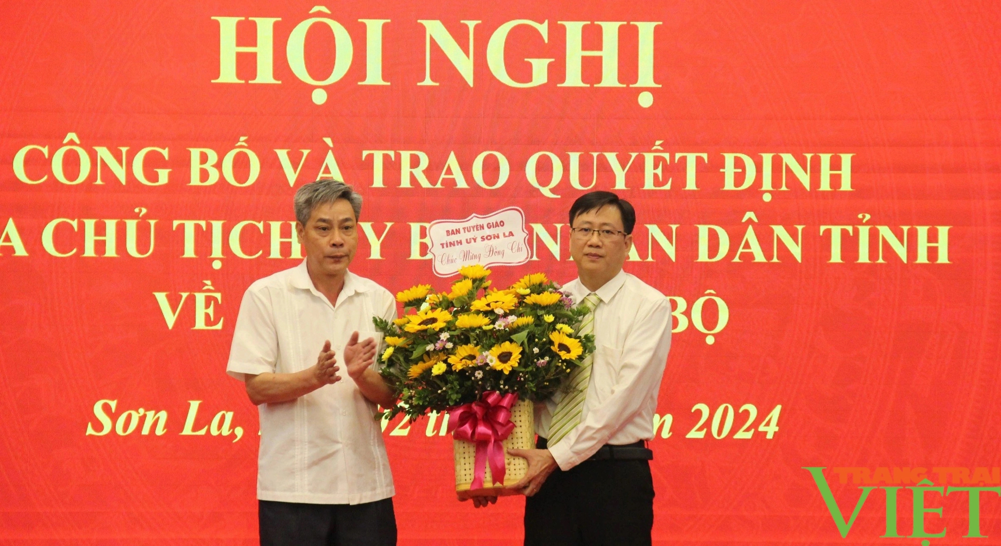 Sơn La có tân Phó Chánh văn phòng UBND tỉnh
- Ảnh 2.