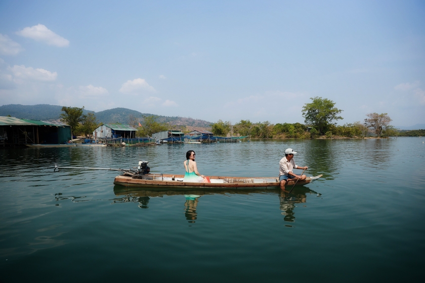 Hồ nước nhân tạo có cảnh đẹp như phim ở Gia Lai, dân mạng đã "phát sốt" lên chụp hình- Ảnh 4.
