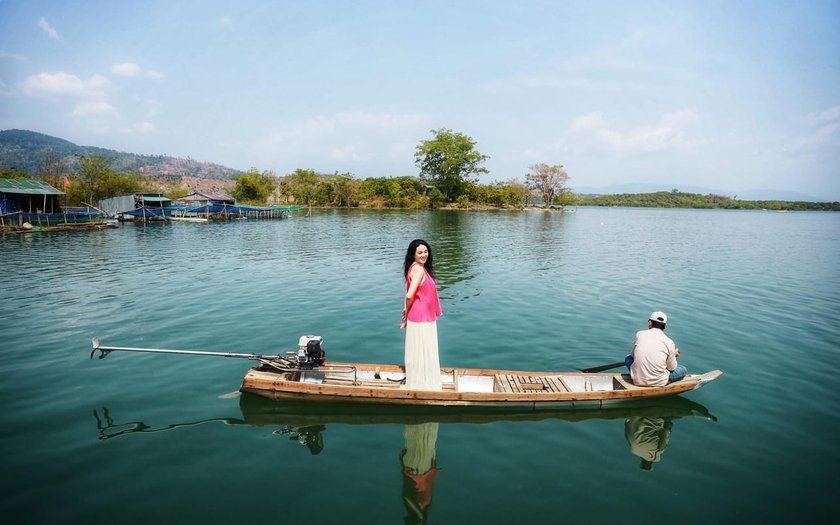 Hồ nước nhân tạo có cảnh đẹp như phim ở Gia Lai, dân mạng đã 