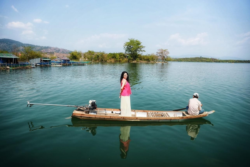 Hồ nước nhân tạo có cảnh đẹp như phim ở Gia Lai, dân mạng đã "phát sốt" lên chụp hình- Ảnh 7.