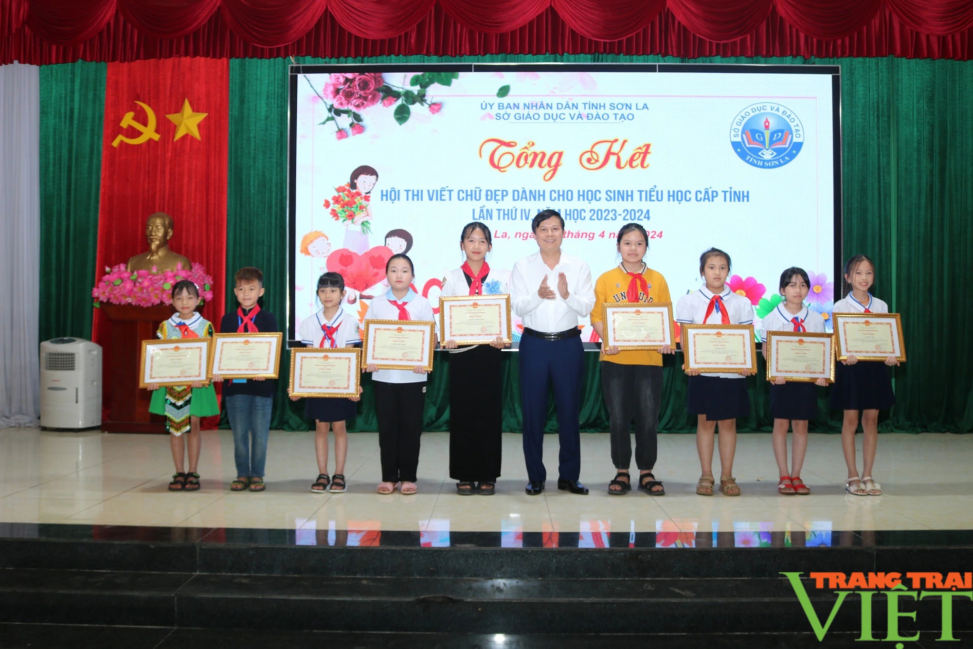Sơn La: Hàng trăm học sinh đạt giải Hội thi viết chữ đẹp- Ảnh 2.
