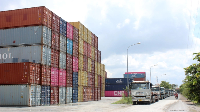 Kho tập kết hàng hóa tại cảng An Sơn, TP.Thuận An, Bình Dương. Ảnh: Trần Khánh