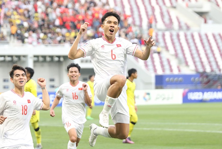 HLV Hoàng Anh Tuấn "nhảy số" cực nhạy, U23 Việt Nam "gieo sầu" cho U23 Malaysia- Ảnh 4.