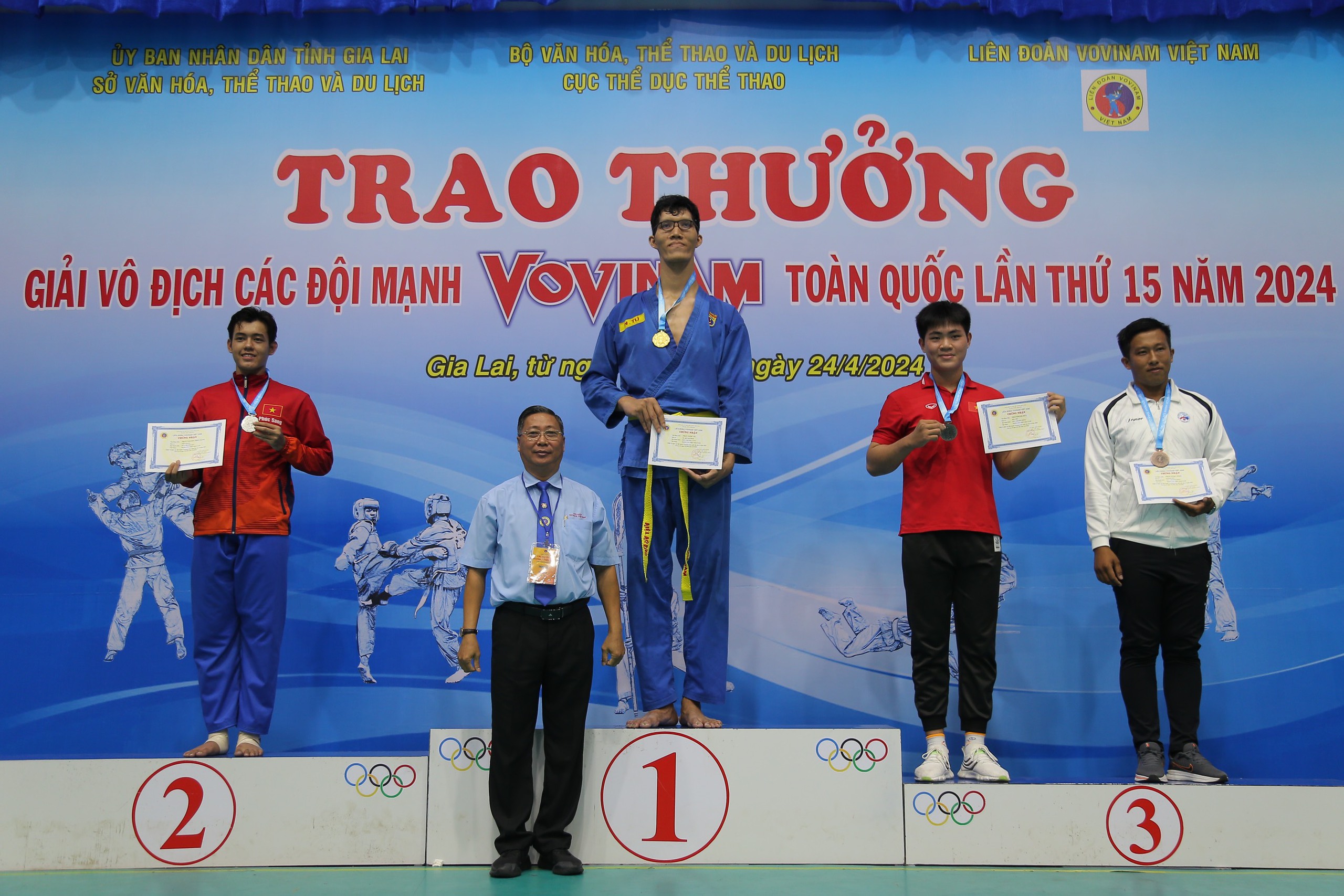 Tung cước "ngàn cân", người khổng lồ Trần Ngọc Tú lên ngôi vô địch- Ảnh 9.