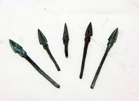 Thanh kiếm ngắn, giáo, dao găm, mũi tên-những vũ khí của người Việt cổ, là cổ vật thuộc văn hóa Đông Sơn - Ảnh 5.