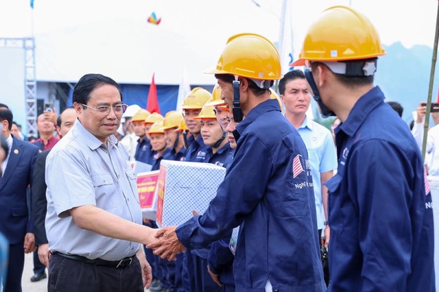 Thủ tướng dự lễ khởi công dự án tuyến cao tốc cửa khẩu Hữu Nghị - Chi Lăng- Ảnh 1.