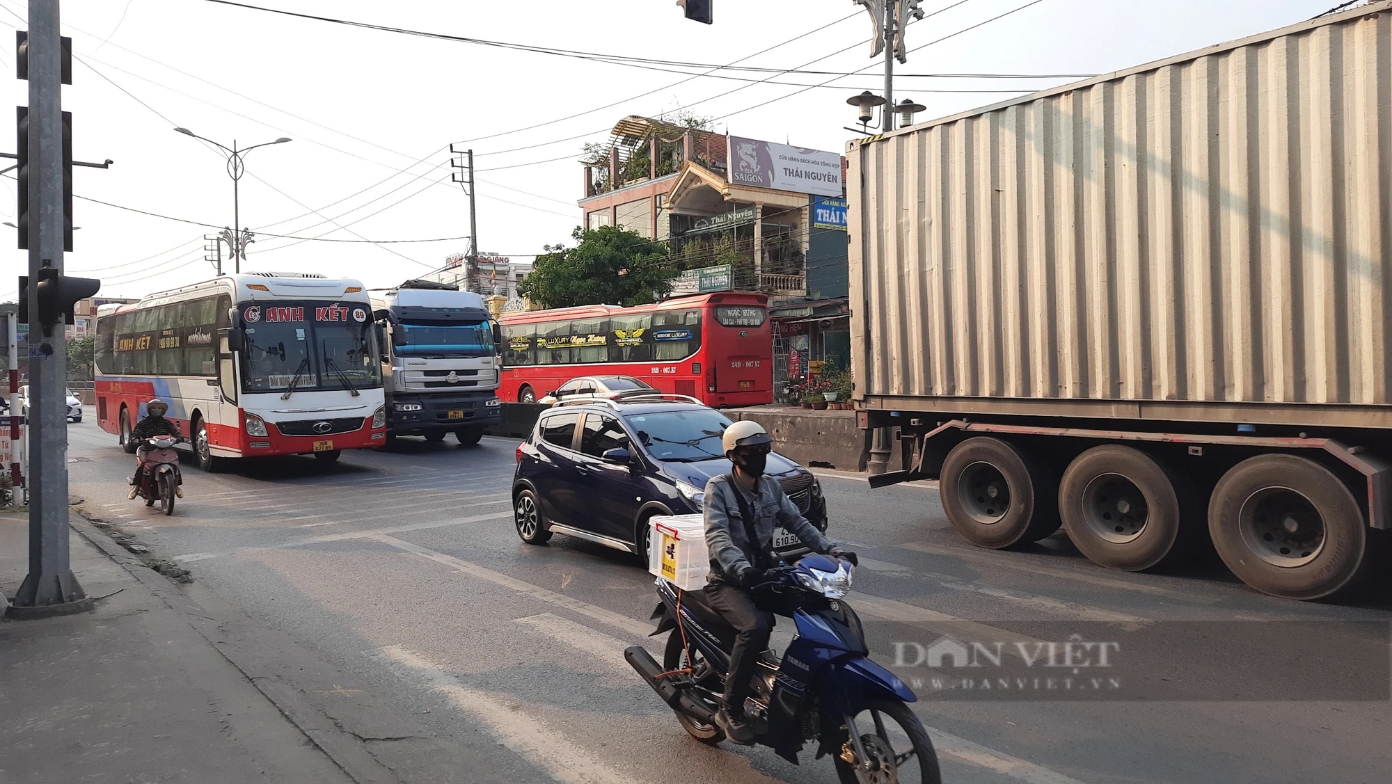 Cục Đường bộ làm việc với đại biểu Quốc hội giải thích việc cấm xe tải nặng vào cao tốc Cam Lộ - La Sơn- Ảnh 3.