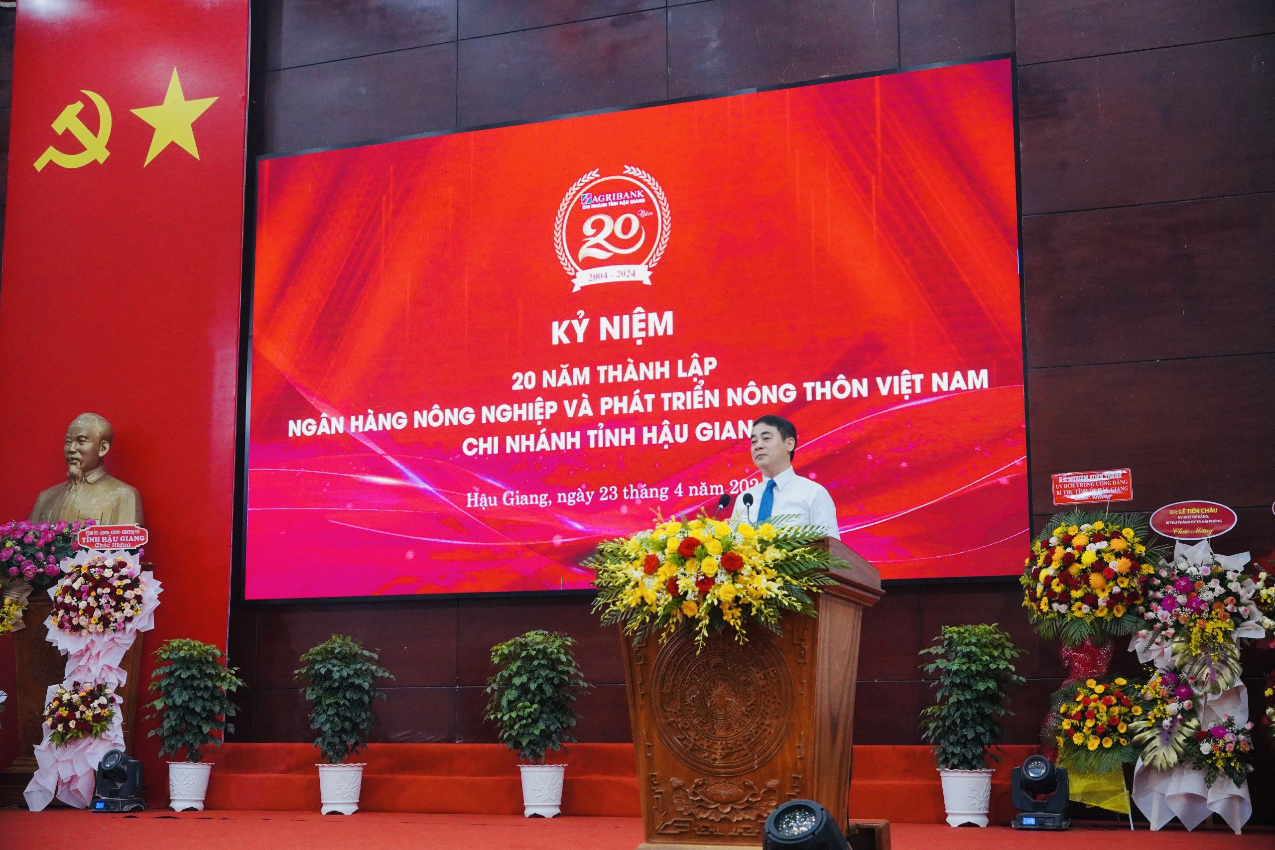 Agribank Chi nhánh tỉnh Hậu Giang vinh dự nhận bằng khen của Thủ tướng Chính phủ- Ảnh 4.