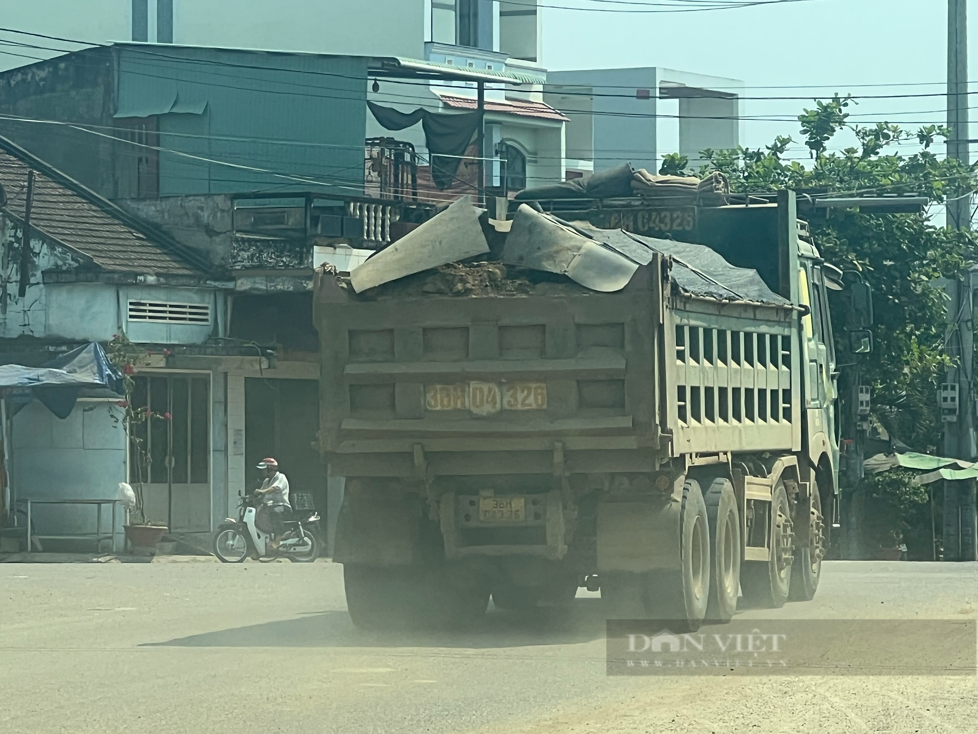 Đột ngột dừng khi đang đấu giá 22 mỏ khoáng sản: Lãnh đạo Sở tài nguyên và môi trường Bình Định nói gì?- Ảnh 1.