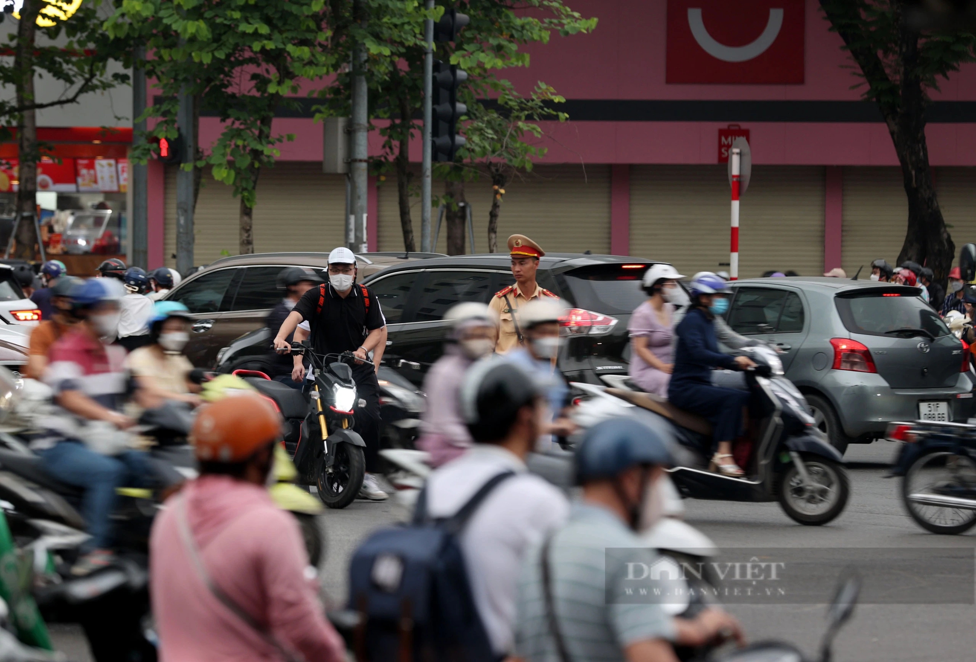 CSGT Hà Nội xử lý nhiều học sinh, sinh viên vi phạm giao thông- Ảnh 1.