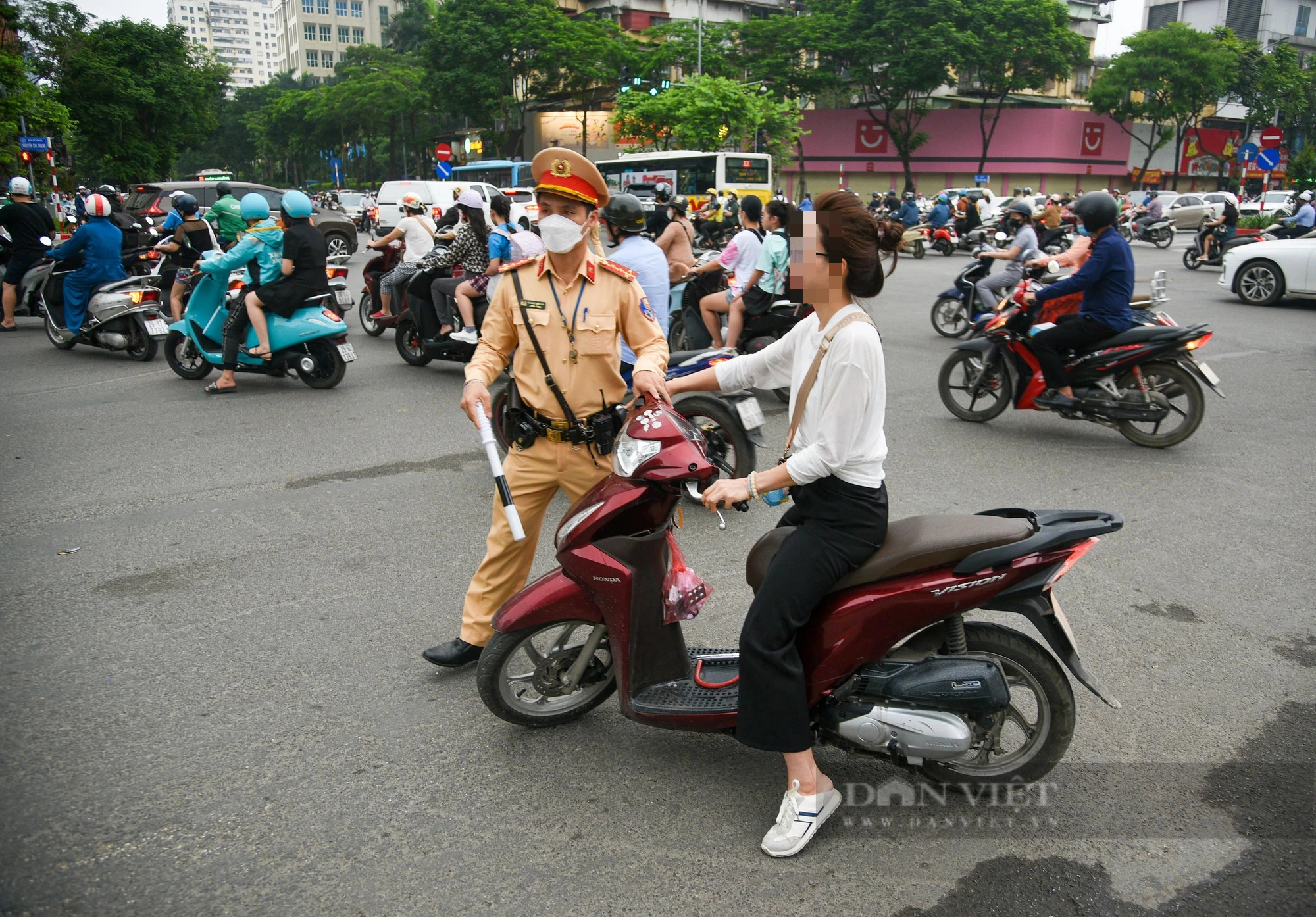 CSGT Hà Nội xử lý nhiều học sinh, sinh viên vi phạm giao thông- Ảnh 5.