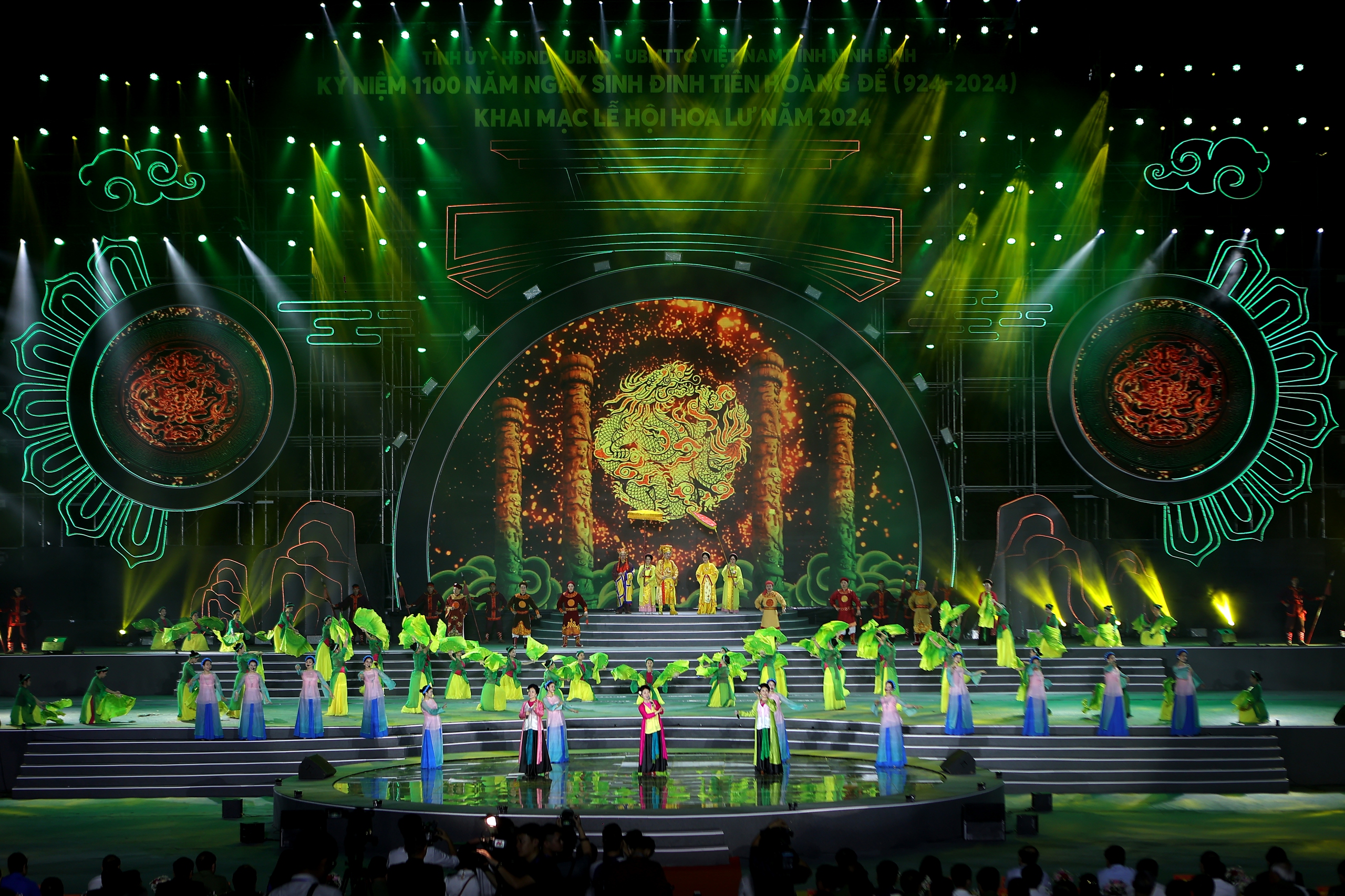 Đạo diễn Phạm Hoàng Giang kể về hậu trường đạo diễn các lễ hội tiền tỷ- Ảnh 2.