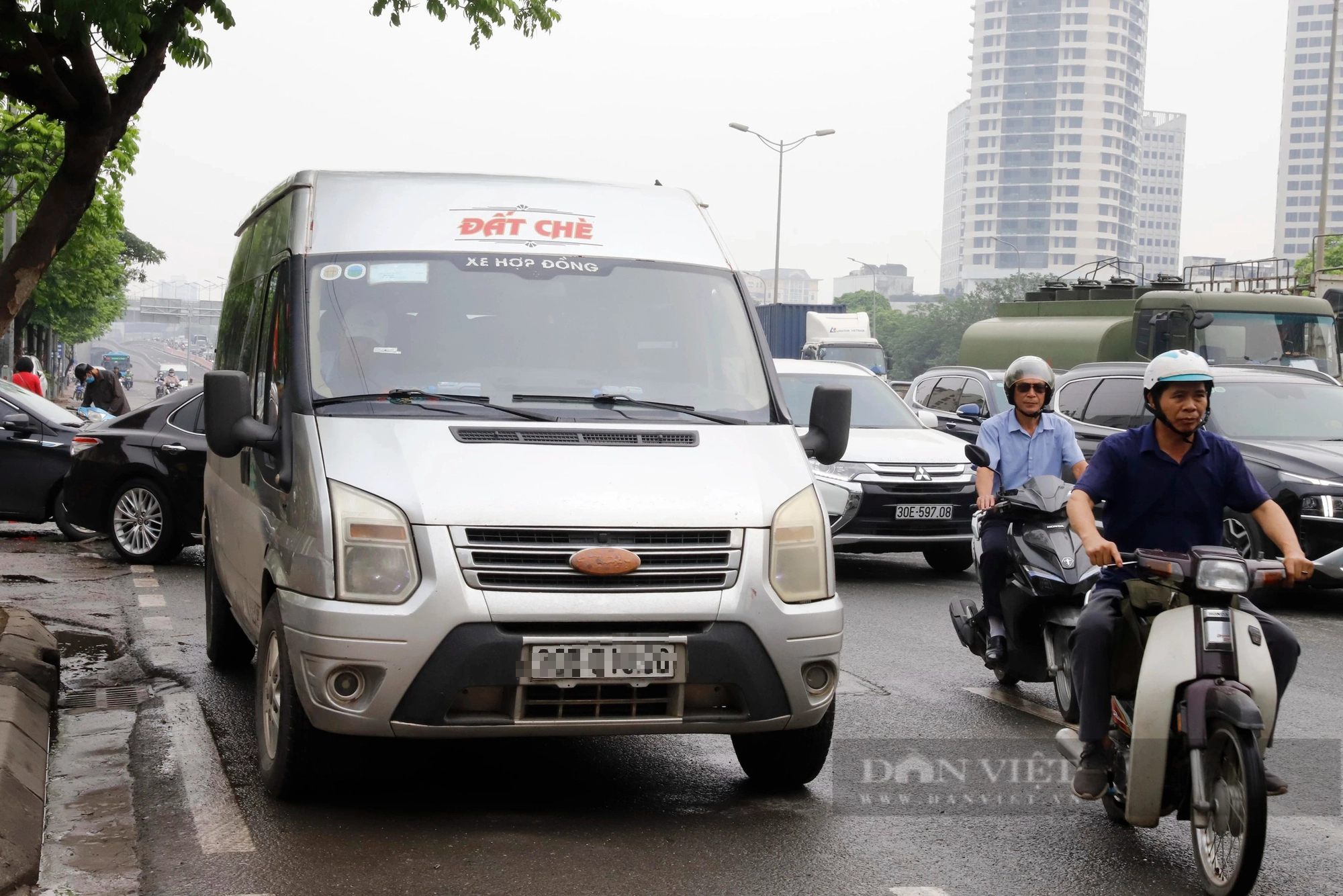 Công an Hà Nội xử lý hàng loạt xe khách vi phạm trước kỳ nghỉ lễ kéo dài 5 ngày- Ảnh 5.