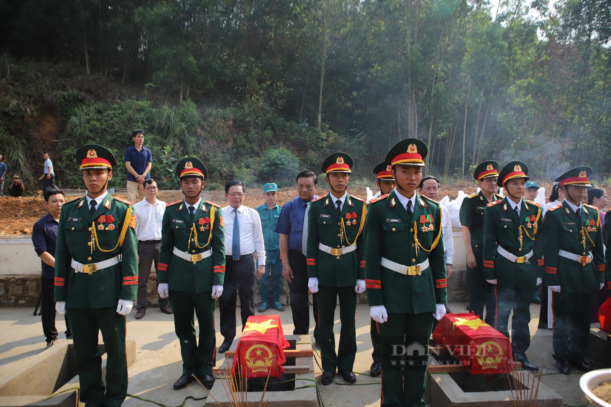 An táng hài cốt 7 liệt sĩ hy sinh tại Cao điểm 174: Điếu văn xúc động của Phó Chủ tịch tỉnh Bình Định- Ảnh 2.
