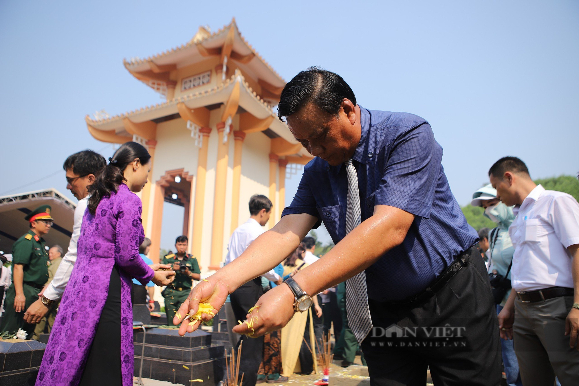 An táng hài cốt 7 liệt sĩ hy sinh tại Cao điểm 174: Điếu văn xúc động của Phó Chủ tịch tỉnh Bình Định- Ảnh 3.