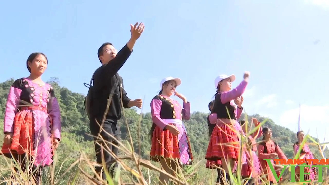Trải nghiệm du lịch cộng đồng ở bản dân tộc Mông
- Ảnh 4.