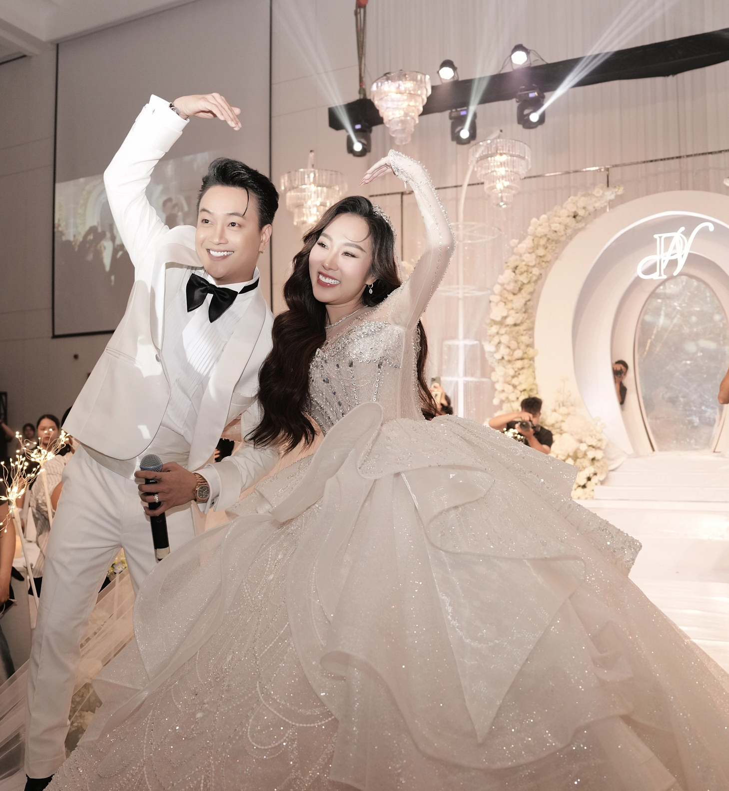 3 thành viên nhóm HKT hiếm hoi hội ngộ trong đám cưới TiTi- Ảnh 12.