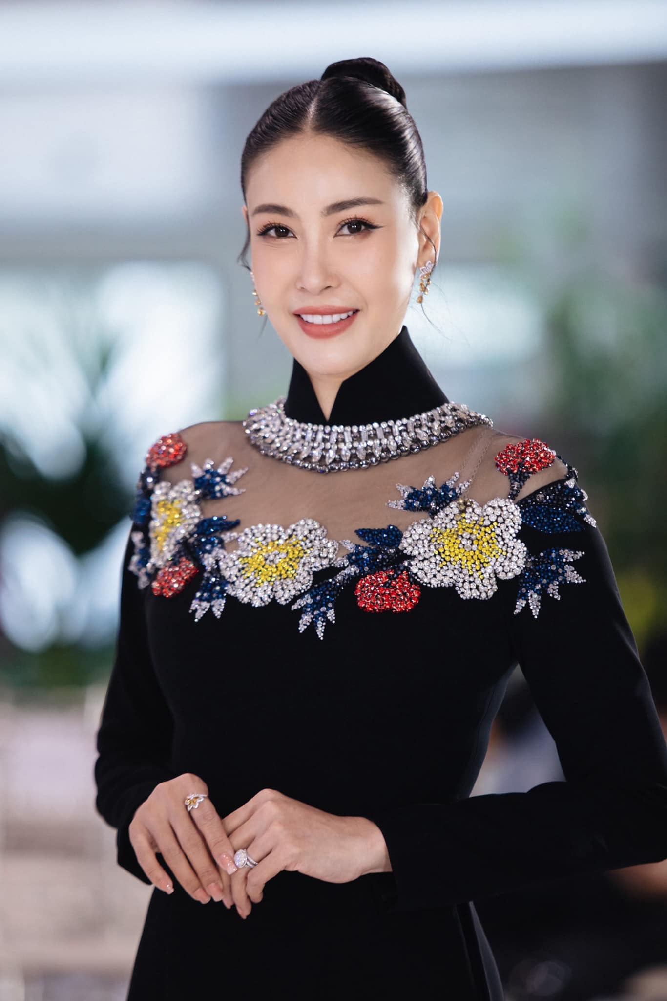 Nhan sắc xinh đẹp, quyến rũ của 4 Hoa hậu ngồi "ghế nóng" chấm thi Miss Grand Vietnam 2024- Ảnh 3.