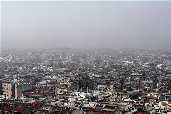 Hy Lạp hứng chịu đợt ô nhiễm bụi mới từ sa mạc Sahara- Ảnh 1.