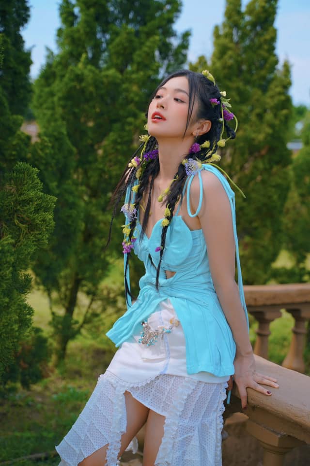 Suni Hạ Linh lên tiếng sau khi bị khán giả chỉ trích về trang phục tại show "Đạp gió" bản Trung - Ảnh 2.