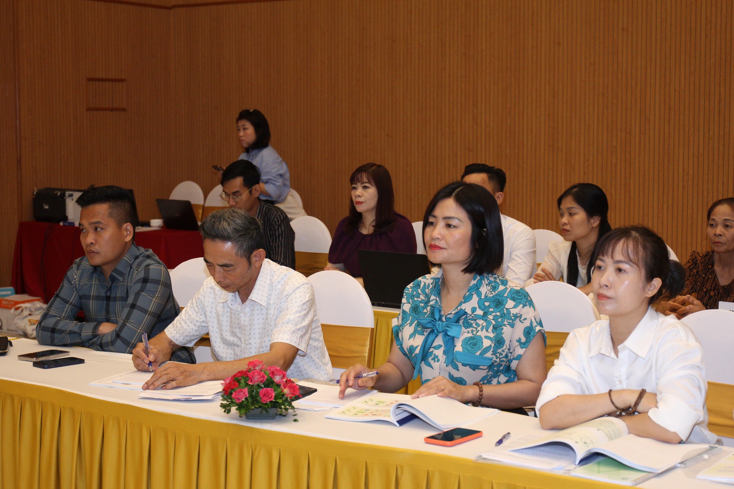 Hội NDVN sơ kết Dự án tuyên truyền, vận động nông dân xử lý rác thải tại Việt Nam: Hơn 8.000 mô hình hiệu quả- Ảnh 4.