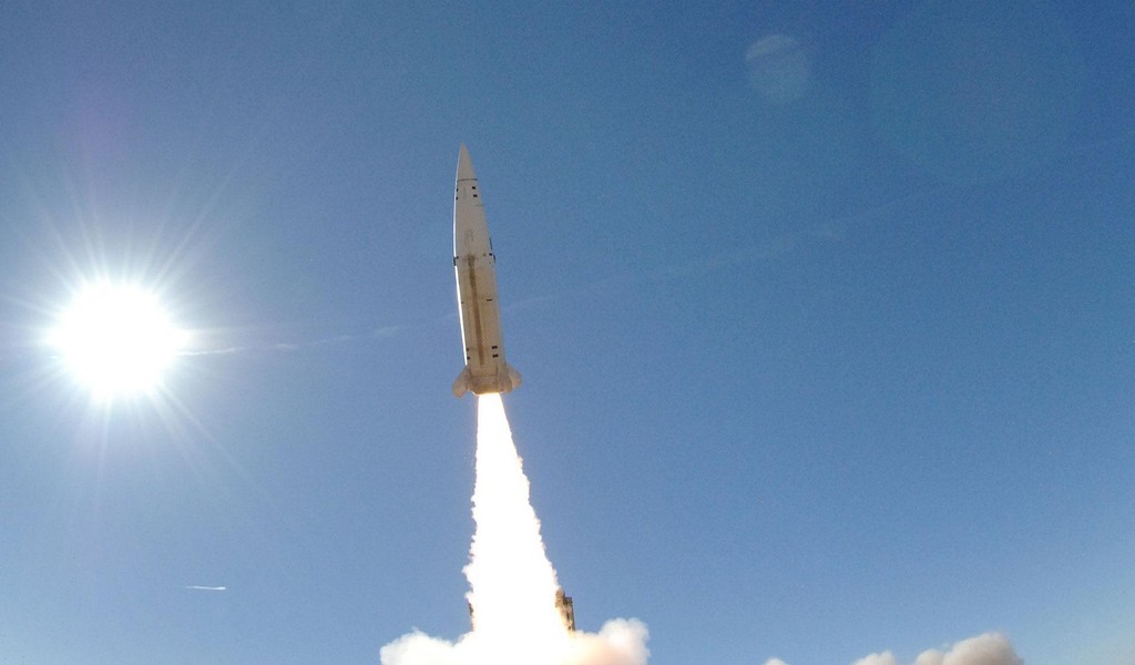 Mỹ bí mật chuyển tên lửa tầm bắn 300 km cho Ukraine- Ảnh 18.
