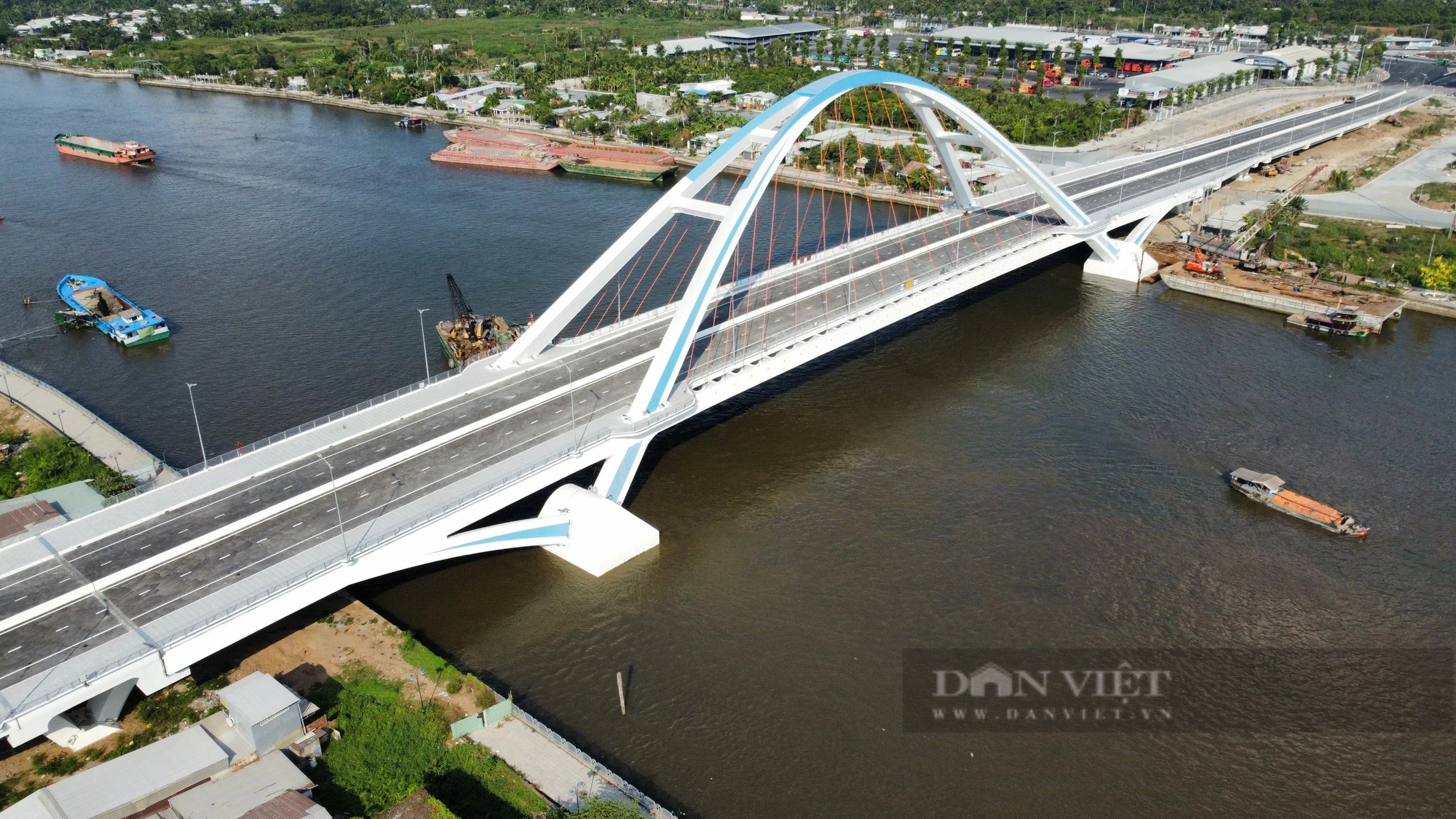 Ngày mai 26/4, sẽ thông xe cầu Trần Hoàng Na bắc qua sông Cần Thơ- Ảnh 1.