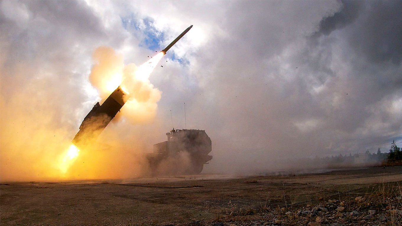 Mỹ vội vã chuyển đạn, vật tư quân sự quan trọng tới Ukraine- Ảnh 1.