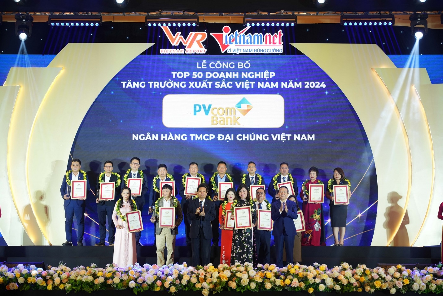 PVcomBank lần thứ năm liên tiếp được vinh danh doanh nghiệp phát triển nhanh nhất Việt Nam- Ảnh 1.
