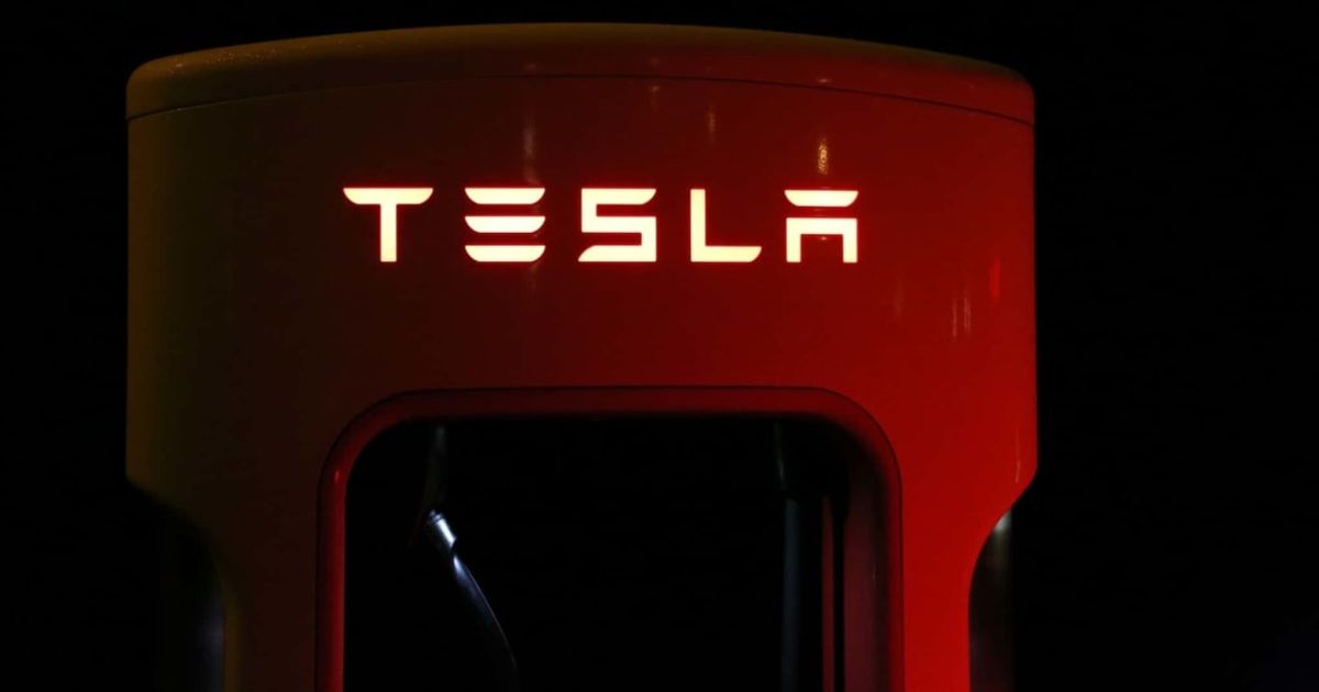 Nhóm marketing mới của Tesla chỉ hoạt động 4 tháng - Ảnh 1.