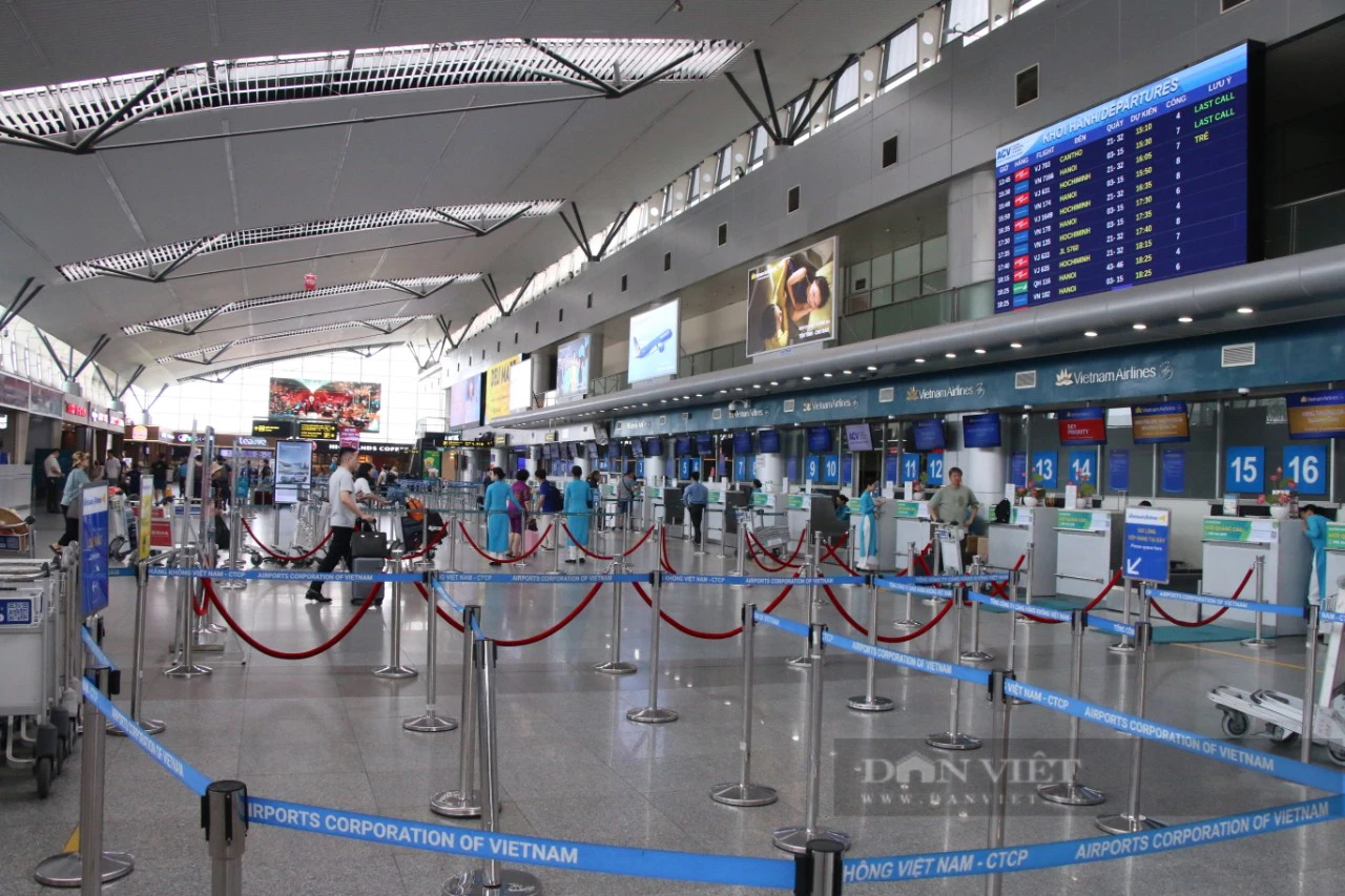 Sân bay Đà Nẵng nhộn nhịp du khách đổ về dịp nghỉ lễ 30/4-1/5- Ảnh 7.