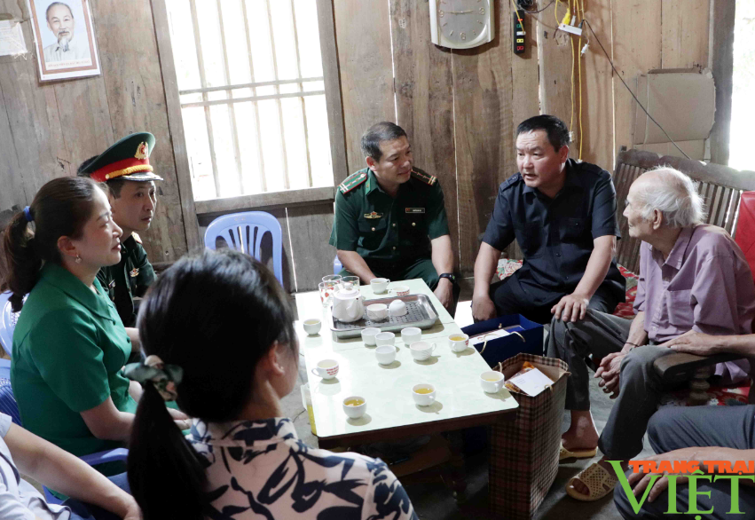 Lai Châu: Phó Chủ tịch UBND tỉnh Lai Châu Giàng A Tính thăm, tặng quà chiến sĩ Điện Biên- Ảnh 2.