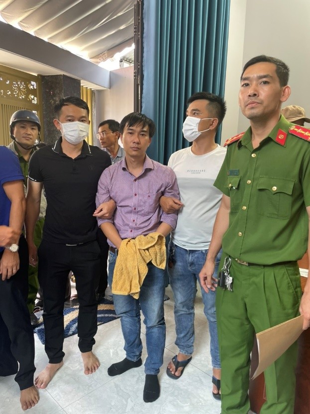 TIN NÓNG 24 GIỜ QUA: Nghi phạm bác sĩ giết người, phân xác phi tang; thi thể chết khô trong chung cư ở Hà Nội