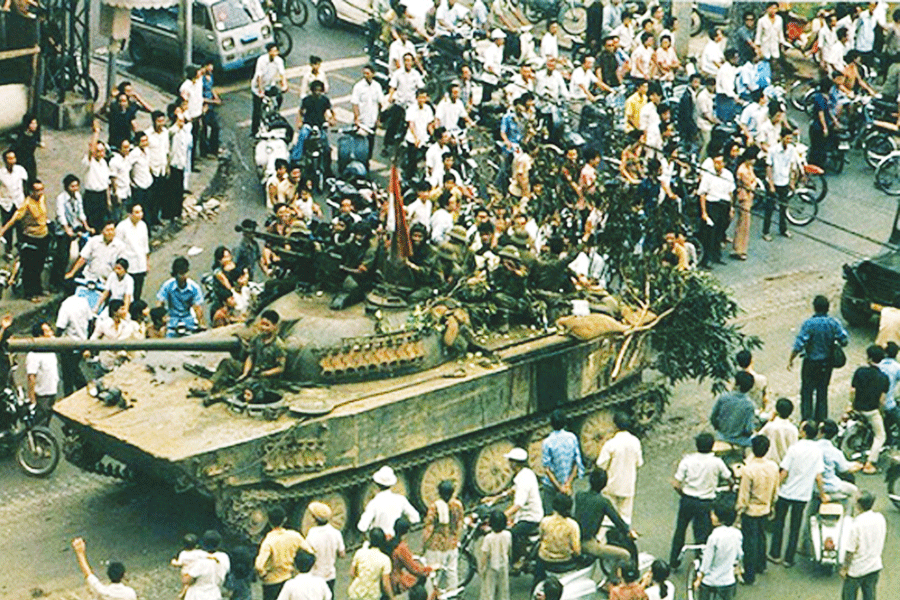 49 năm ngày Thống nhất đất nước: "Không thể ngờ, chúng tôi có thể ôm súng, ngủ gục giữa đường phố Sài Gòn"- Ảnh 2.