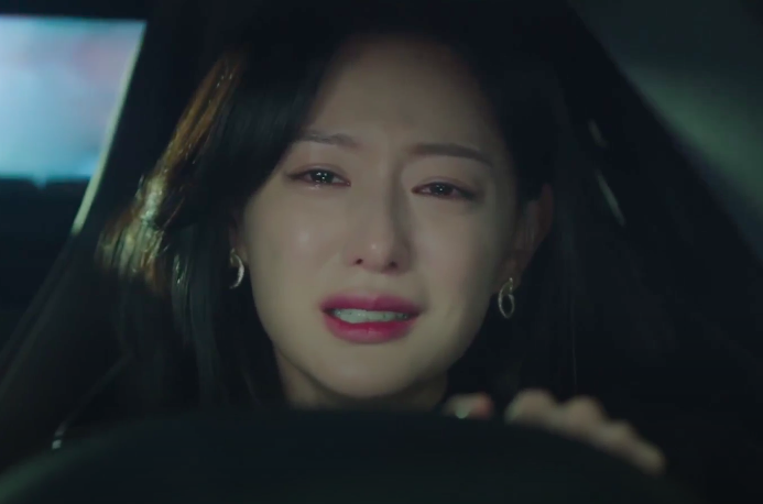 Phim Nữ hoàng nước mắt (Queen of Tears) tập cuối: Yoon Eun Seong ra tay tàn nhẫn, kết cục có gây ngỡ ngàng?- Ảnh 3.
