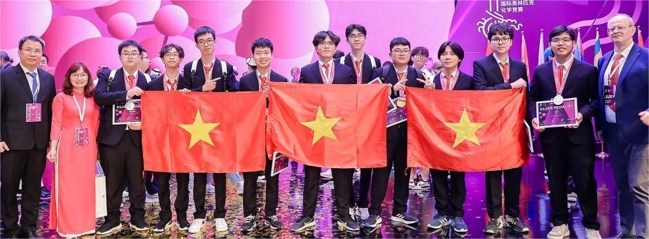 Tất cả học sinh đoàn Việt Nam giành huy chương Olympic Hóa quốc tế Mendeleev- Ảnh 1.