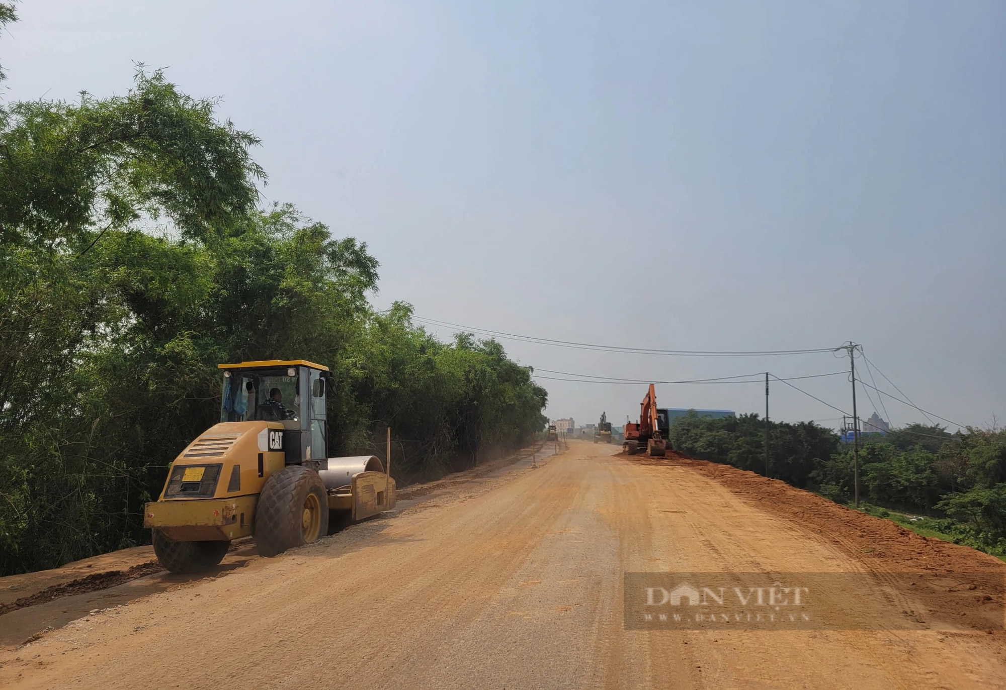 Đê sông Hồng chạy qua địa bàn huyện Thường Tín đang được "thay áo mới"- Ảnh 7.