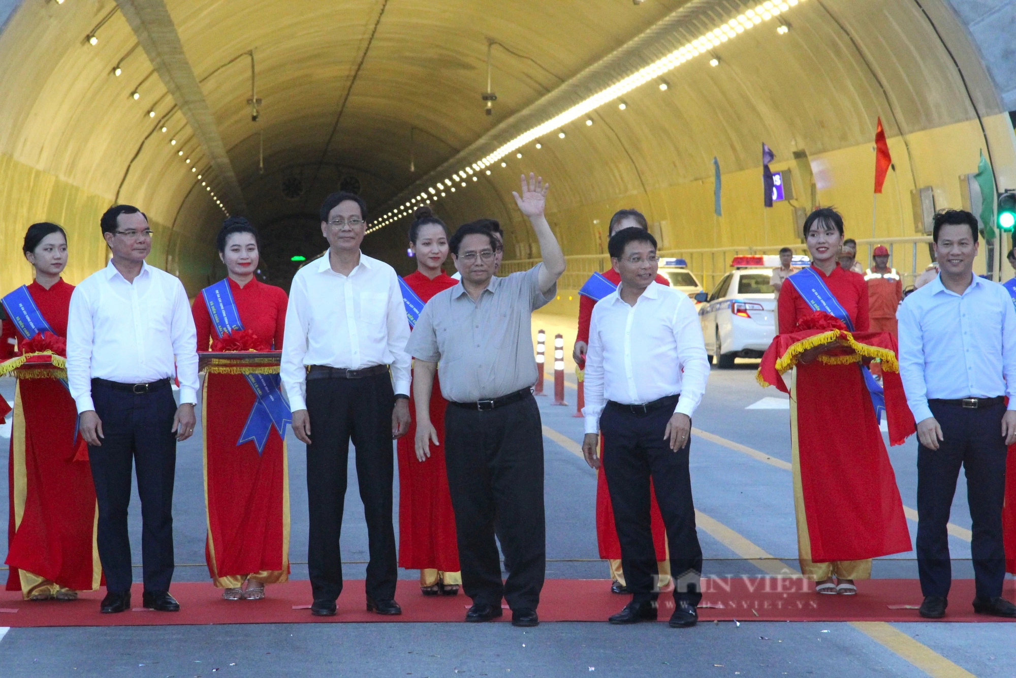 Thủ tướng Phạm Minh Chính cắt băng khánh thành tại cao tốc Cam Lâm – Vĩnh Hảo- Ảnh 2.