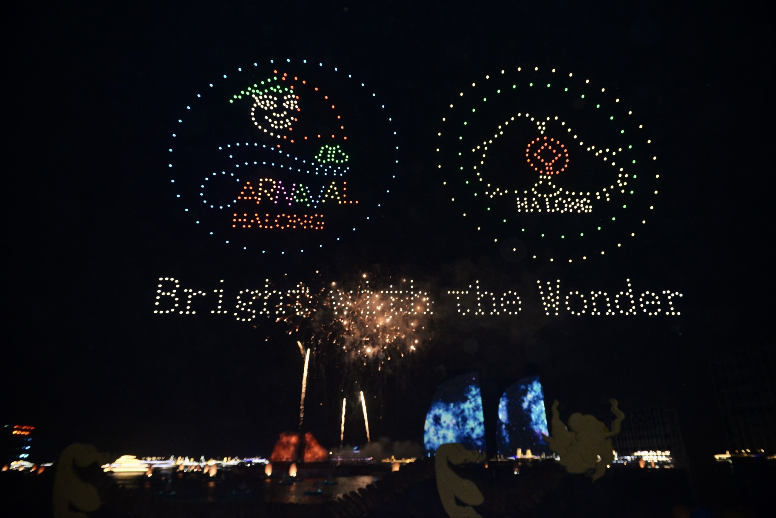 Mãn nhãn màn trình diễn Drone light và sân khấu thực cảnh tại Carnaval Hạ Long 2024- Ảnh 7.