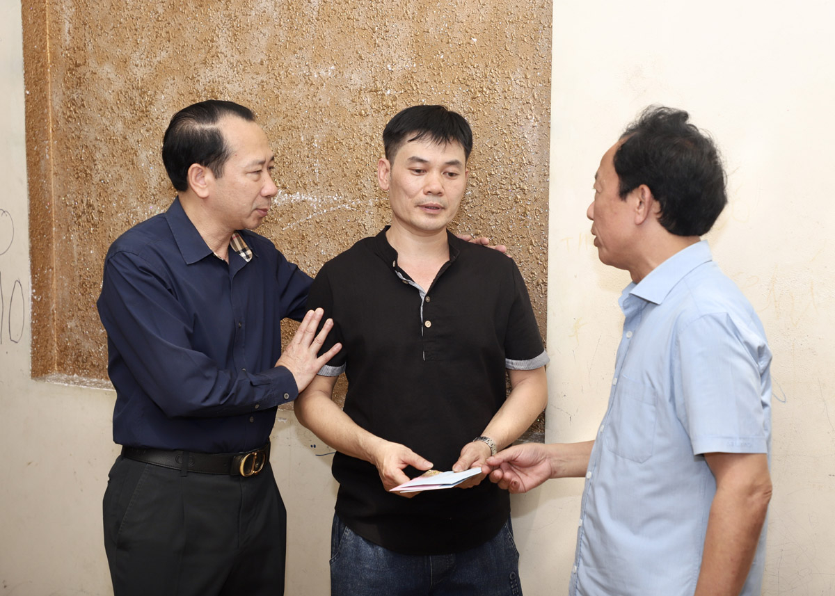 Phó Thủ tướng Trần Lưu Quang yêu cầu lo chế độ cho 2 cán bộ kiểm lâm tử vong trong vụ cháy rừng Hà Giang- Ảnh 2.
