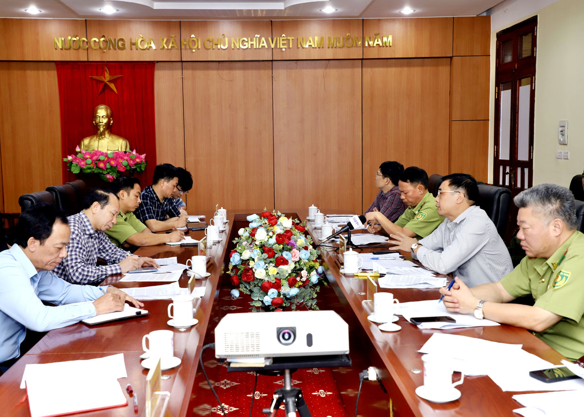 Thứ trưởng Bộ NNPTNT đề nghị Hà Giang hoàn tất chế độ cho cán bộ kiểm lâm tử nạn vụ cháy rừng Tây Côn Lĩnh- Ảnh 1.