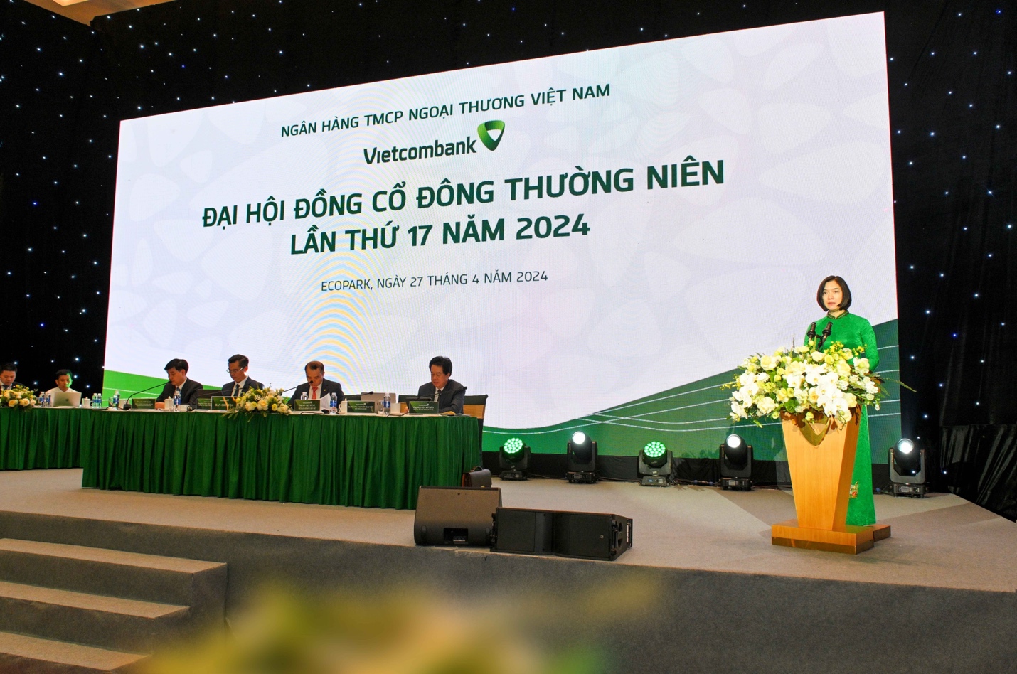 Vietcombank tổ chức thành công Đại hội đồng cổ đông thường niên lần thứ 17 năm 2024- Ảnh 6.