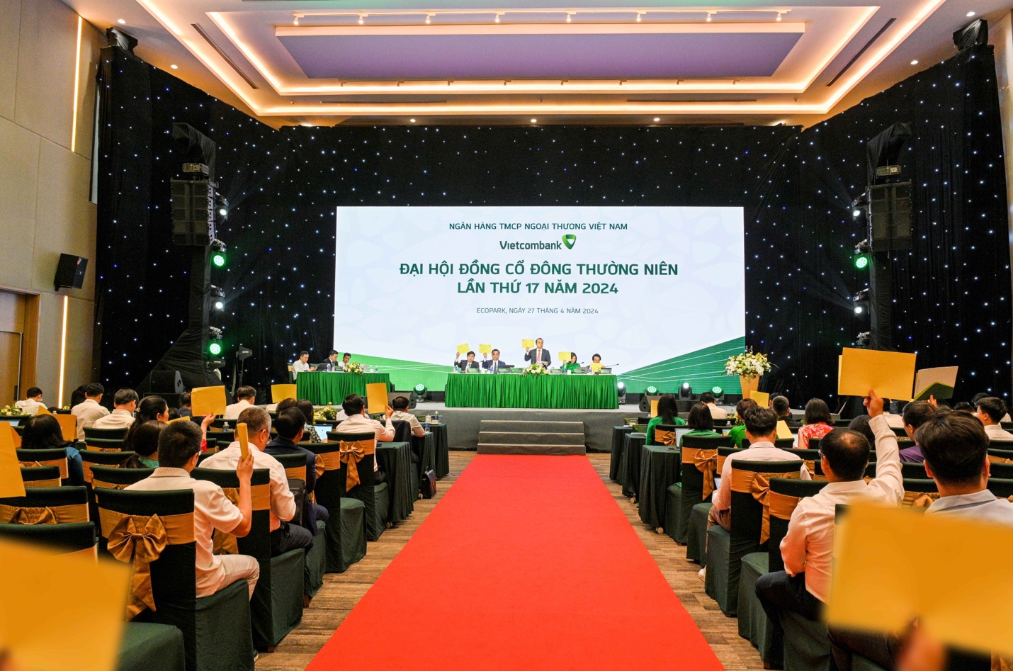 Vietcombank tổ chức thành công Đại hội đồng cổ đông thường niên lần thứ 17 năm 2024- Ảnh 7.