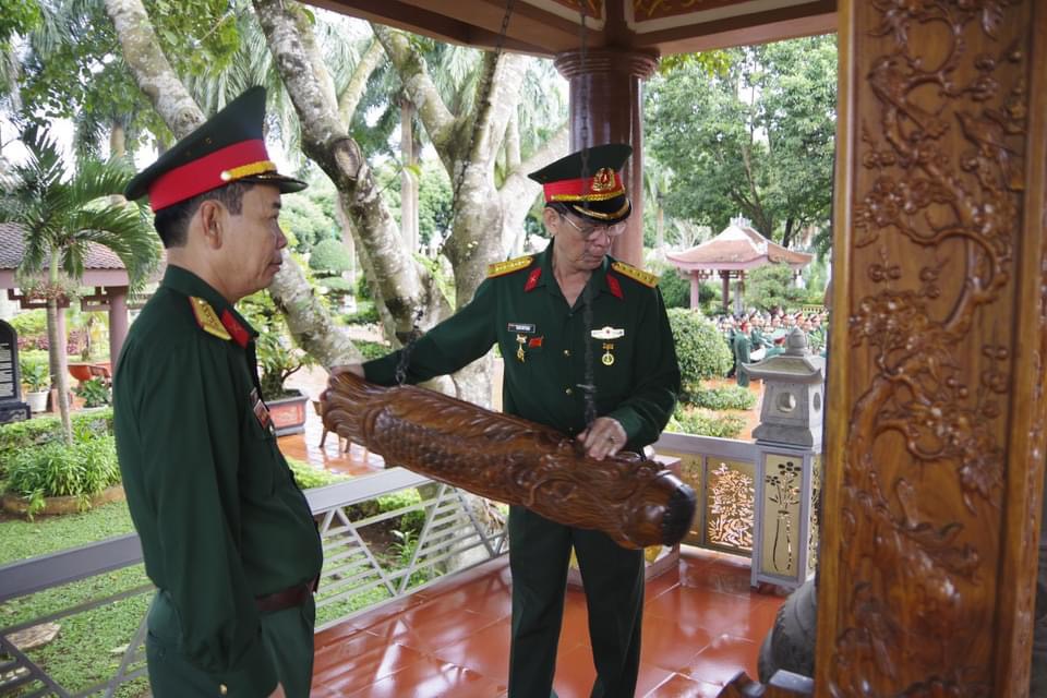 49 năm ngày Thống nhất đất nước: "Không thể ngờ, chúng tôi có thể ôm súng, ngủ gục giữa đường phố Sài Gòn"- Ảnh 7.