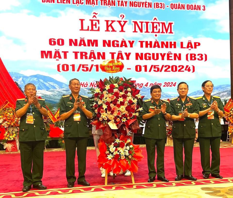 49 năm ngày Thống nhất đất nước: "Không thể ngờ, chúng tôi có thể ôm súng, ngủ gục giữa đường phố Sài Gòn"- Ảnh 5.