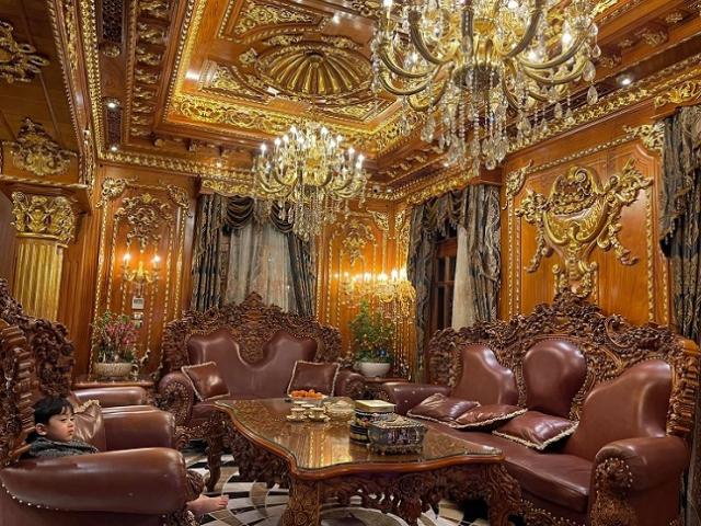 Chiêm ngưỡng loạt lâu đài dát vàng, nội thất toàn gỗ quý trị giá nghìn tỷ của đại gia Việt