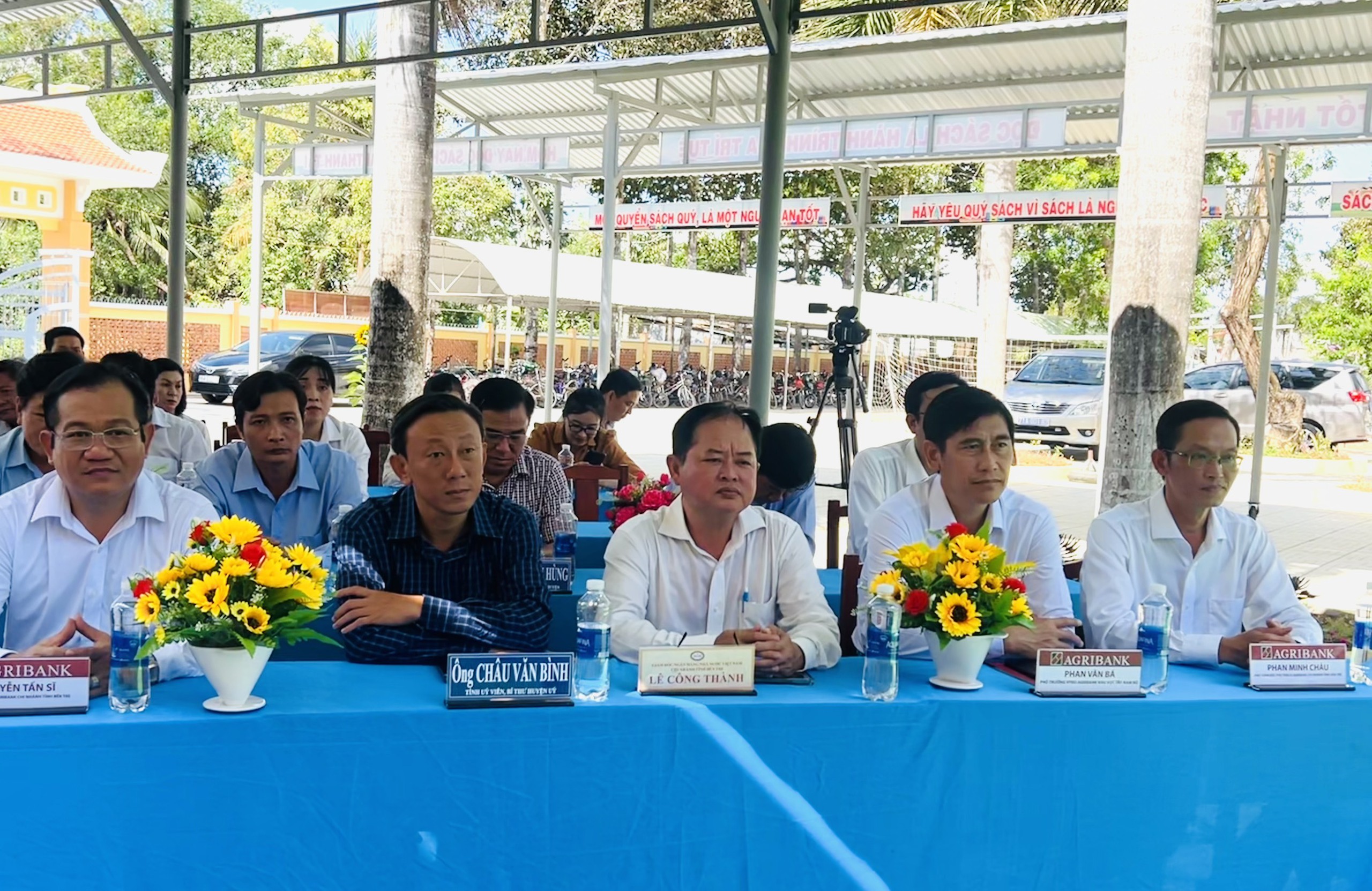 Agribank Chi nhánh tỉnh Bến Tre tài trợ nâng cấp, sửa chữa trường học tại huyện Thạnh Phú- Ảnh 1.