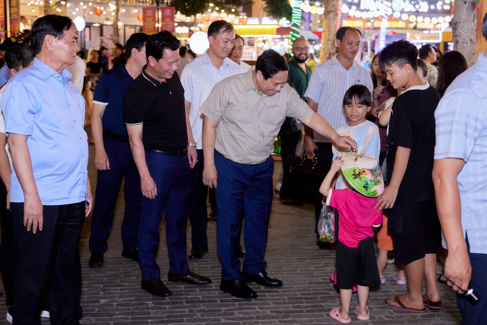 Thủ tướng Phạm Minh Chính khảo sát các dự án tại Thị trấn Hoàng Hôn, Phú Quốc - Ảnh 9.